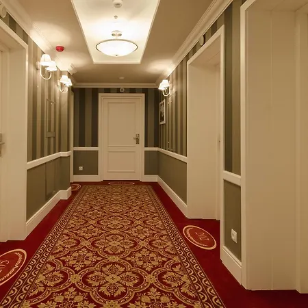 מלון Mala Pieniawa 4*