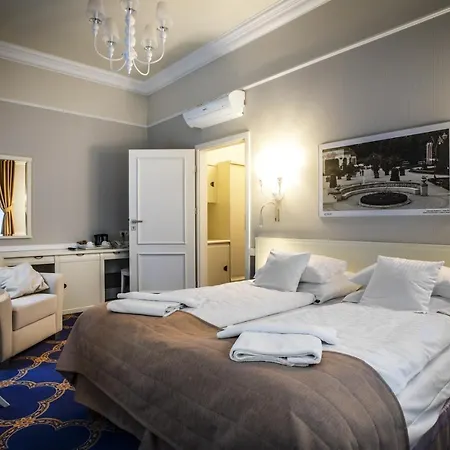 מלון Mala Pieniawa 4*